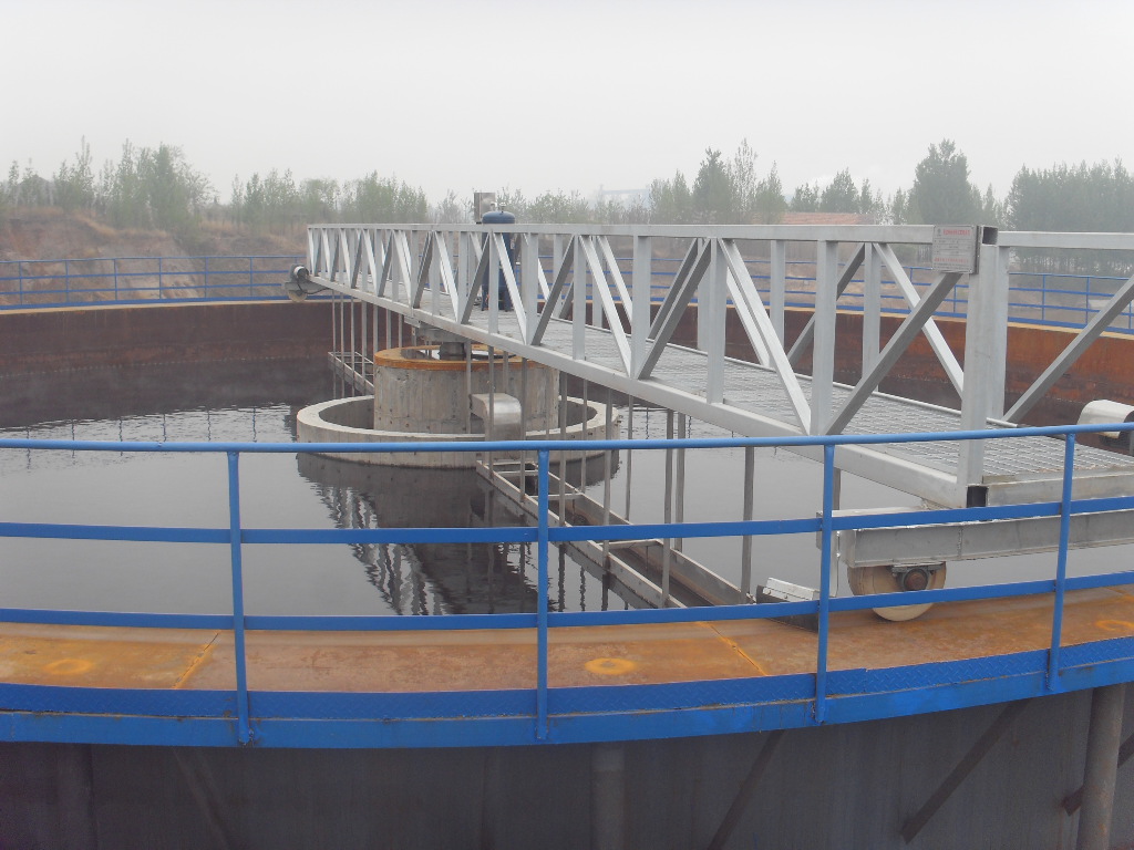 地衛(wèi)環(huán)保刮吸泥機(jī)——節(jié)能環(huán)保，高效凈化水質(zhì)